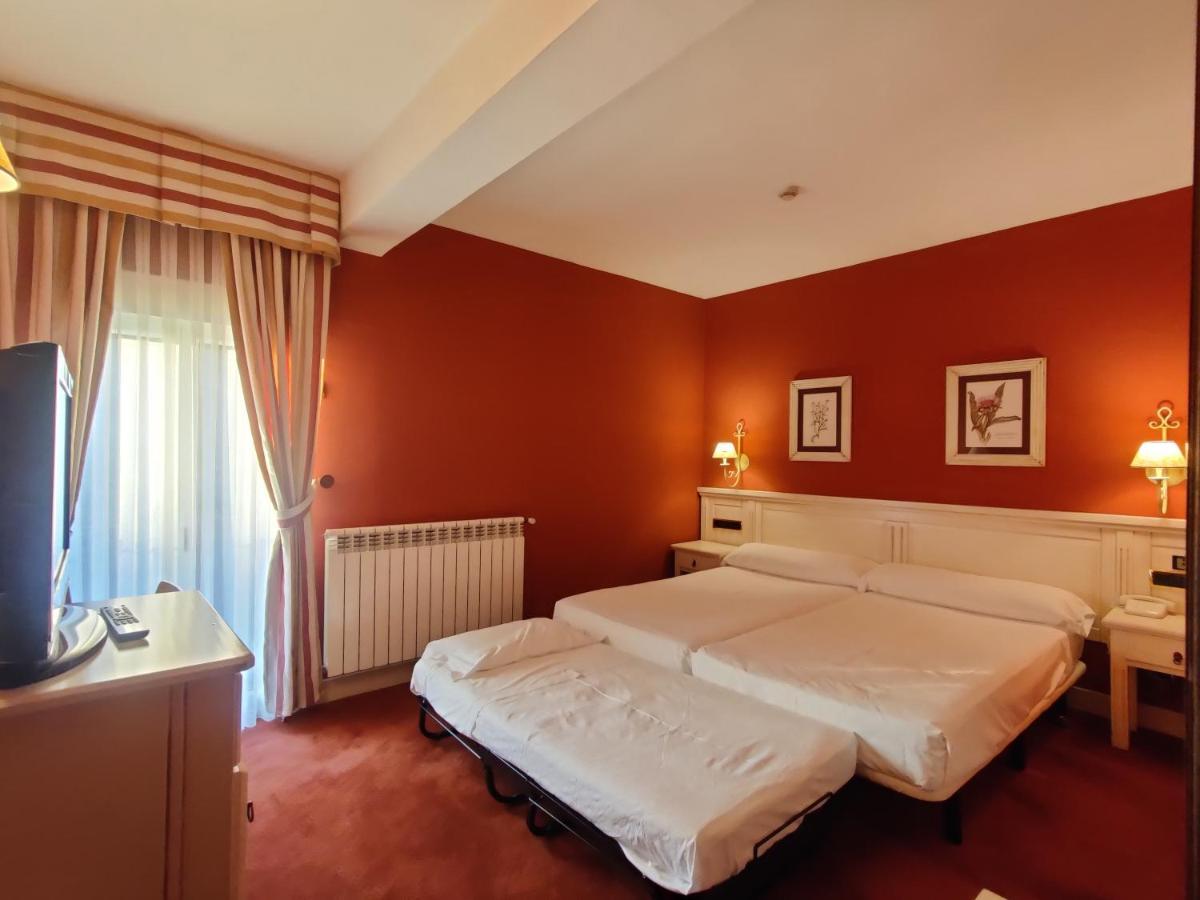 Hotel Leonor Miron Soria Exterior foto