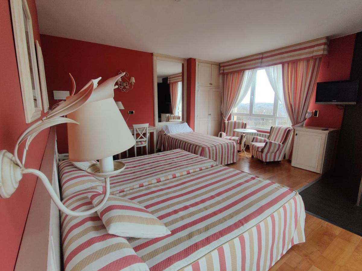 Hotel Leonor Miron Soria Exterior foto